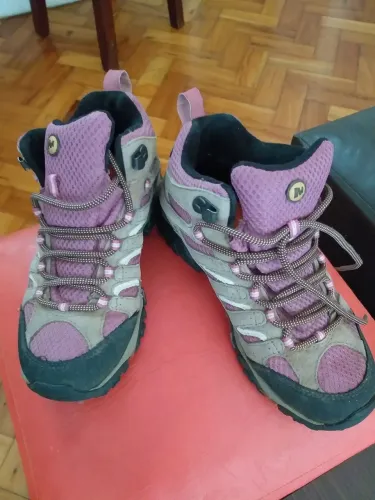 Bota Trilha/Caninhada MERRELL