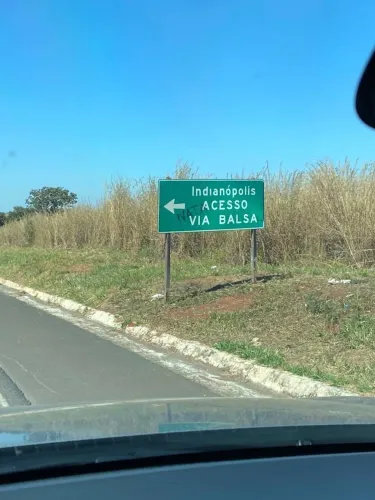 Vendo área na represa de mirada pronto pra construir