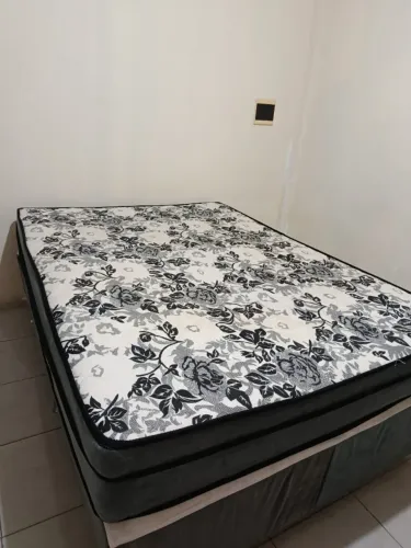 Cama Box Casal (138 x 188 cm) usada
