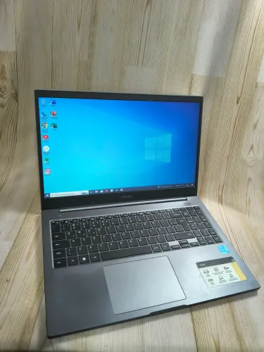 Notebook Samsung Book DDR4/ Tela Grande 15.6"/ 8GB Ram/ SSD/ Impecável/ ANO 2023
