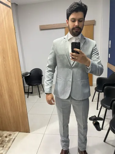 Terno slim fit cinza claro