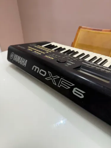Teclado Yamaha MOXF6 61.