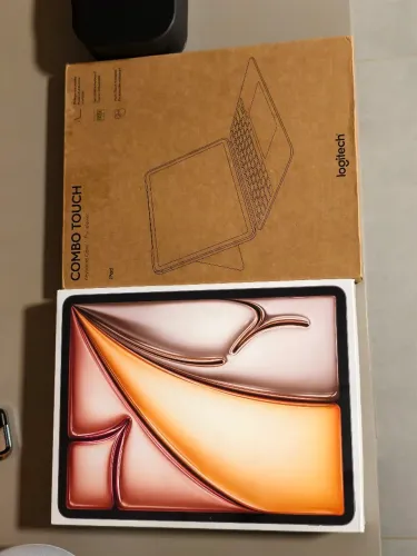 Ipad Air m3 13 128g mais Teclado 