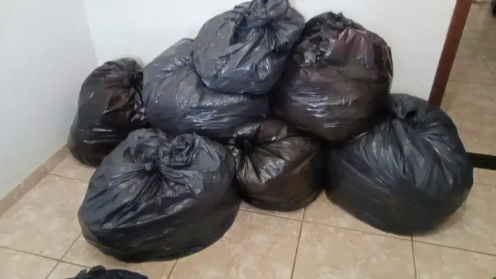 Vendo tudo pra bazar não entrego 