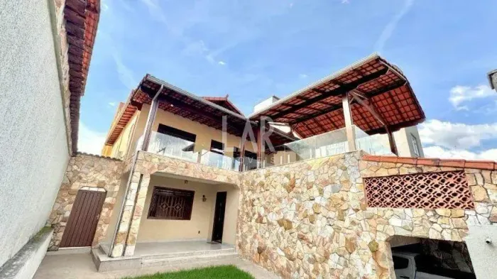 Casa à venda, 3 quartos, 1 suíte, 2 vagas, Serrano - Belo Horizonte/MG