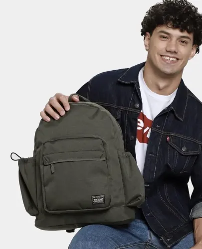 Mochila Levi's lacrada, sem uso (comprei e não vou usar)