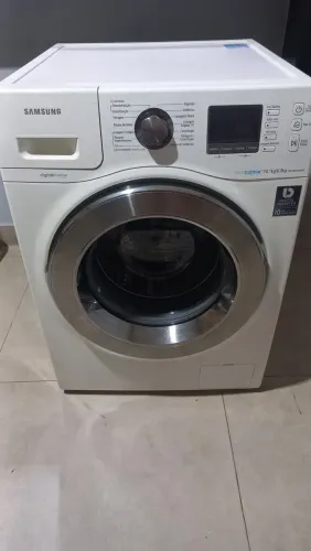 Máquina de Lavar roupas 
