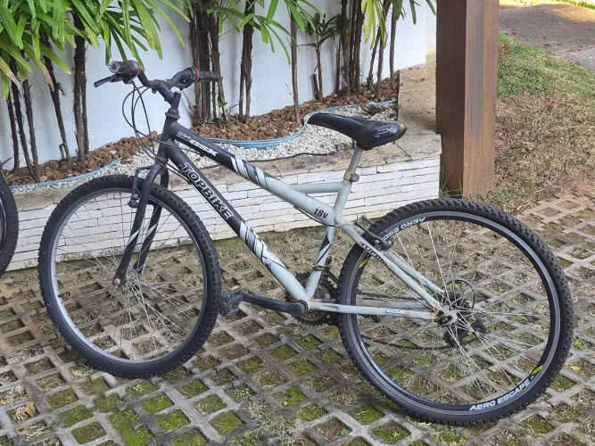 Bike Mountain Bike Topbike Aro 26 c/ Folha Dupla Vzan Aero - Perfeita para o Dia a Dia