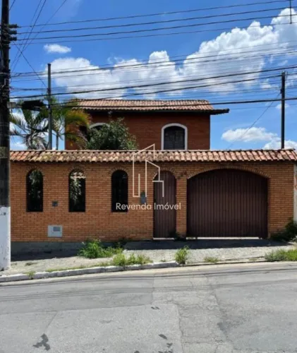 Casa de luxo à venda em São Paulo-SP, Jardim Iporanga: 4 quartos, 1 suíte, 1 sala, 4 banhe