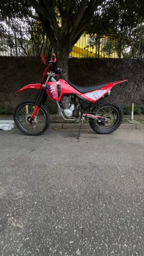 Vendo CRF 230 F ano 2014 moto 240 cc 