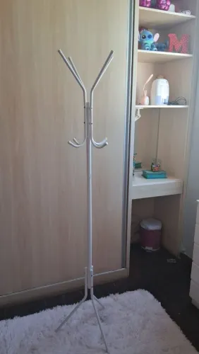 Mancebo cabideiro branco usado 