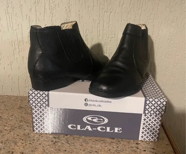 Bota Masculina em couro legítimo preto tamanho 40