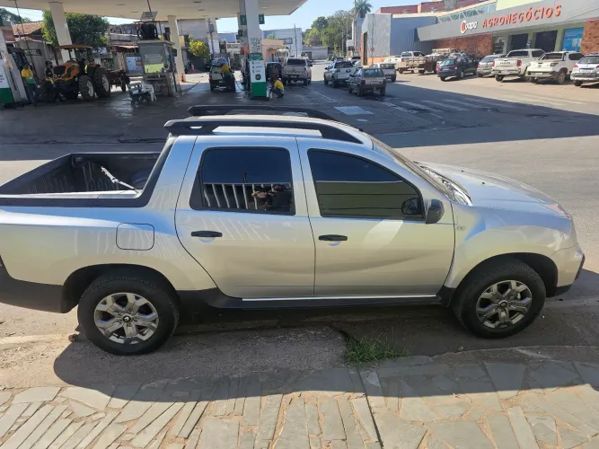 Renault Duster Oroch Intense 1.6 Flex 16V Mec. 2024