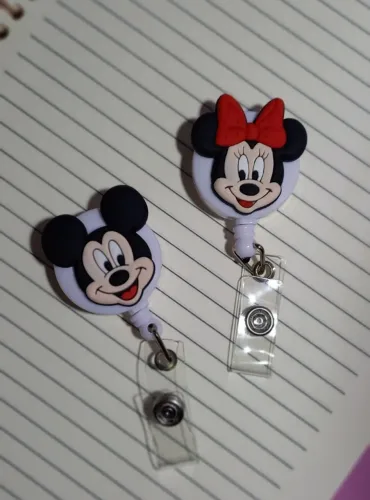 Porta-Crachá Retrátil Roller Clip Divertido Personalizados Minnie E Mickey Disney