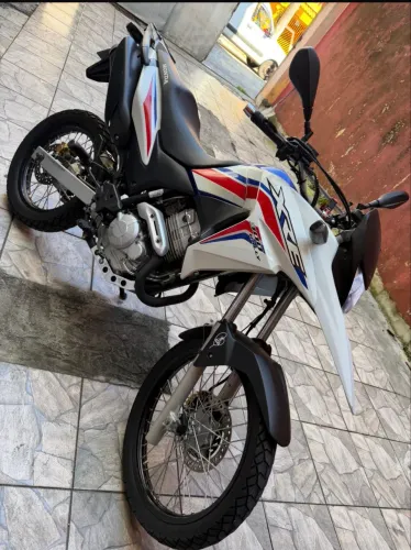 Vendo ou troco Xre 300 rally flex ano 2017