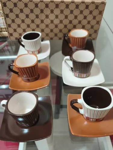 Jogo Elegante de Xícaras de Café Bon Gourmet com Pires Quadrado - 12 Peças
