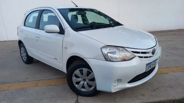 Toyota Etios XS 1.3 Flex 16V 5P Mec. 2013