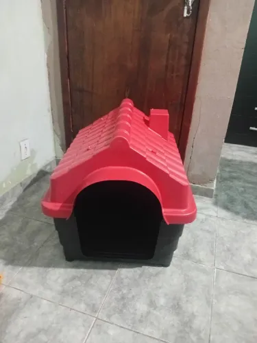 Casa para cachorro N° 6 (A 59cm L60cm C 71cm) 3 meses de uso. 