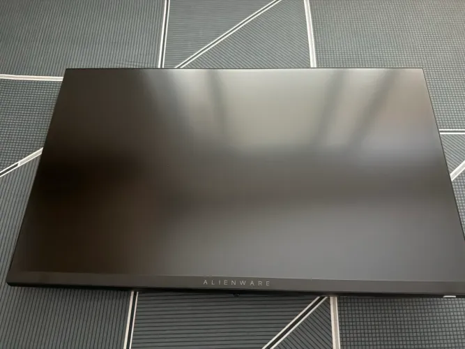 Monitor Alienware QHD 180hz