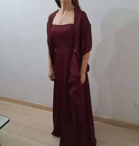 Vestido de festa (Acompanha echarpe)