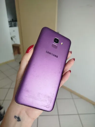 Celular J6 funcionando