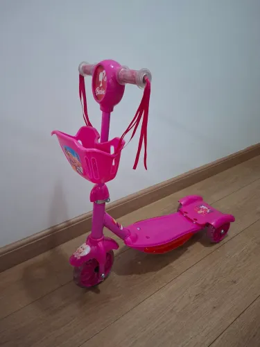 Patinete infantil Barbie