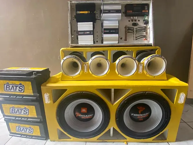SOM AUTOMOTIVO FORTE JBL TORNADO