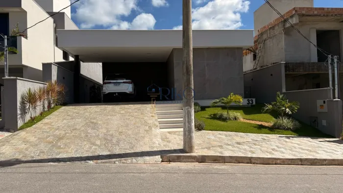 Casa Térrea com Piscina à Venda no Condomínio Ouro Verde em Betim por R$2.700.000,00