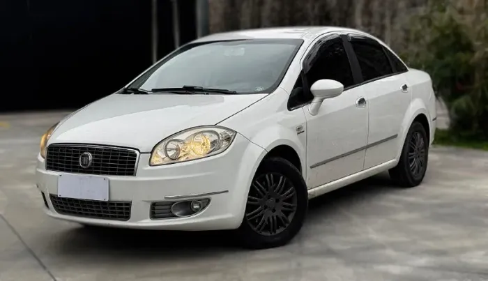 Fiat Linea Essence Dualogic 1.8 Flex 16V 4P 2012