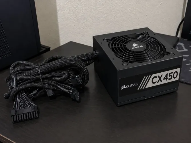 Fonte Corsair CX 450 / 80+