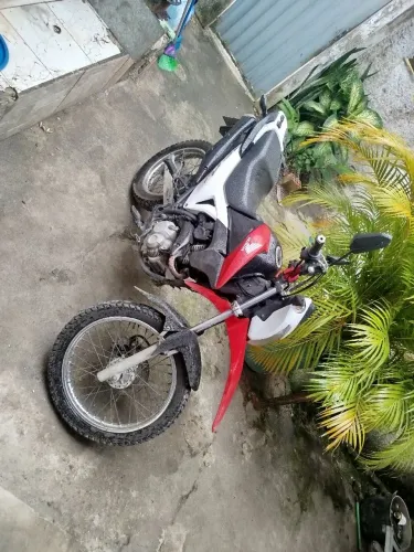 Honda Bros 160 alguns detalhes a serem feitos mais tá toda boa