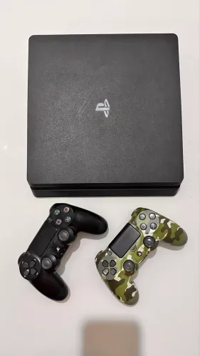 PlayStation 4 (11 jogos Originais )- Slim 1TB