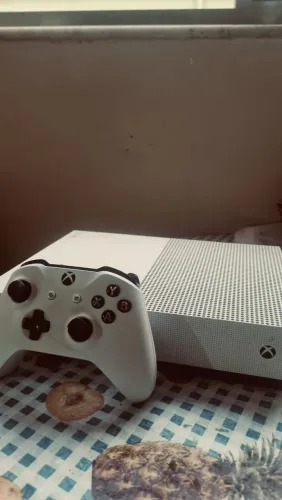 XBOX ONE S 1TB