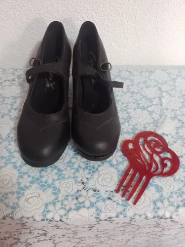 Sapato Flamenco semi-novo  Capazio com brinde