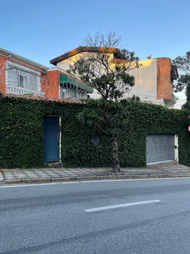 Casa à venda na Vila Trujillo, Sorocaba-SP! 3 quartos, 1 suíte, 2 salas, 3 banheiros, 1 va