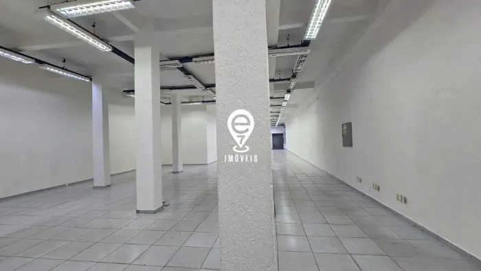 EXCELENTE SALÃO COMERCAIL AO LADO DO METRÔ SAÚDE PARA LOCAÇÃO