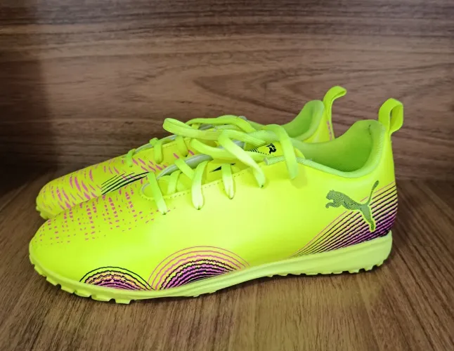 Chuteira Puma Future 8 Society. 35
