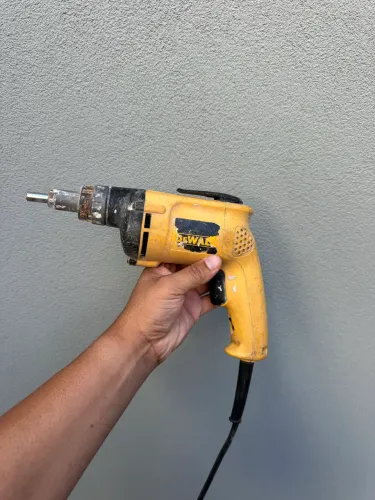 Parafusadeira DeWalt DW255 Profissional 110/220V - Funcionando