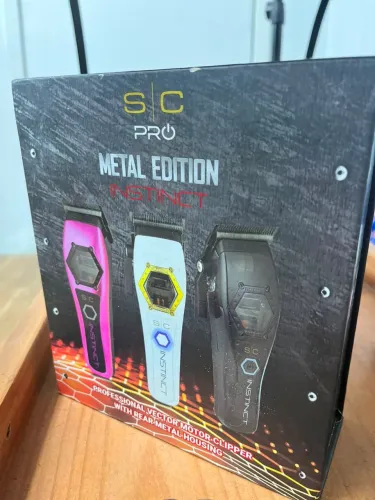 Máquina de Cortar Cabelo SC PRO Metal Edition Instinct - Profissional