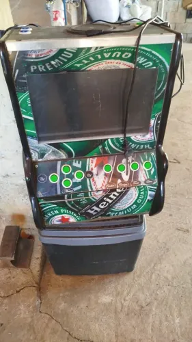 Caixa de som jukebox com karaoke
