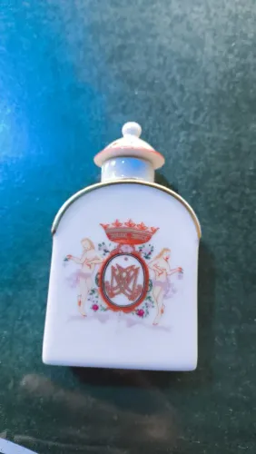 Frasco de chá em porcelana