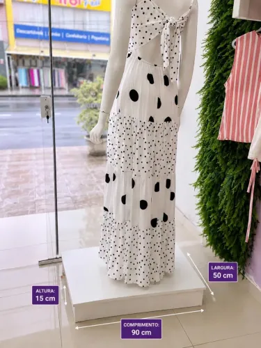 Tablado Expositor de Vitrine para Manequins Branco 90cm x 50cm