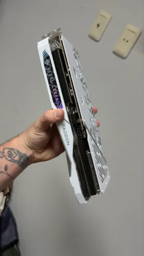 Rx 7600 asrock steel legend triple fan RGB - 45 dias de uso!