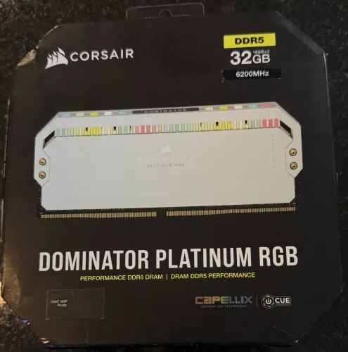 Corsairs Dominator Platinum RGB Capellix Branca 32gb 6200MHz CL36 DDR5 (2x16gb)