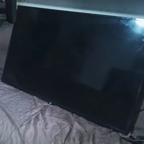 TV 50 AOC