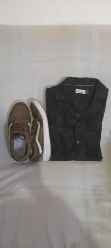 Kit Camisa C&A/ G / e tênis N41 masculino