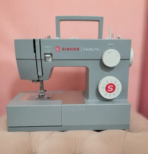 Maquina de costura singer facilita pro
