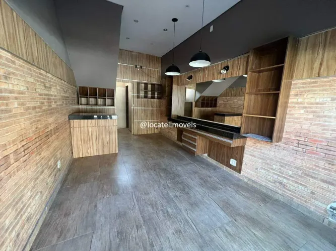 Loja com aproximadamente 40 m², planejada para fins de estética