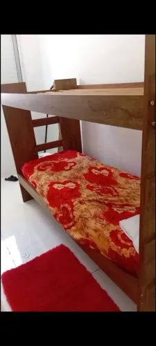 Vende-se beliche nova em madeira