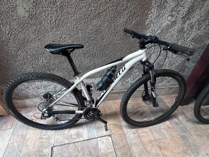 Specialized Rockhopper 29 - freio a disco
